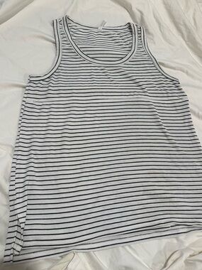 Movemama Striped Scoop Neck Zipper Nursing Tank
